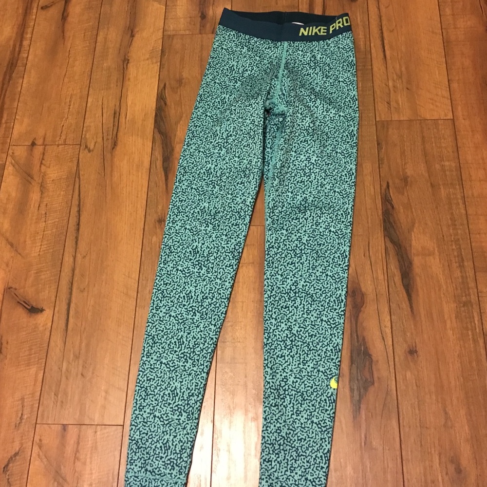Nike pro leggings